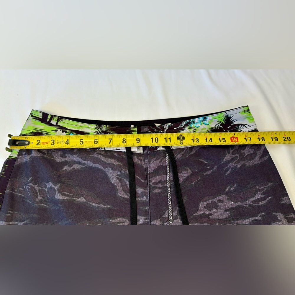 Hurley Gray Black Camo Swim Trunks with Lime Trim - Sz 32 - Picture 6 of 7